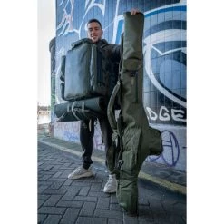 Trakker Sanctuary Berceau Auto-gonflant 16 Trakker Sanctuary Berceau Auto-gonflant -Trakker Trakker NXG Luggage Lifestyle Shoot Feb 004 550x550h 1