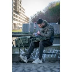 Sac De Pêche Compact Trakker NXG -Trakker Trakker NXG Luggage Lifestyle Shoot Feb 069 550x550h